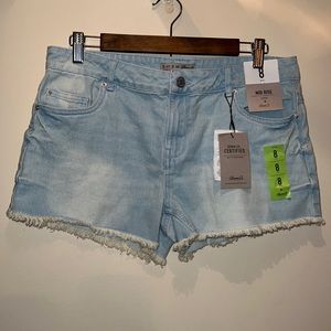 Denim Co. Womens size 8 Mid Rise Jean Shorts